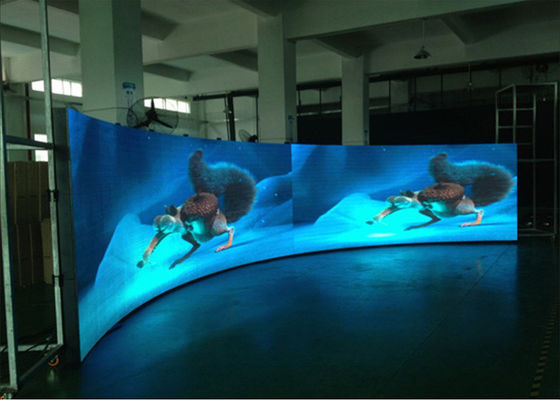 Высокое разрешение П5 изогнуло цвет СМД 3 экрана СИД полный в 1 для странного/концерта